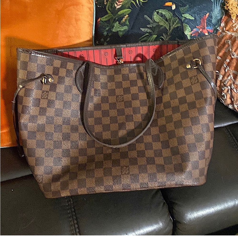 Authentic Louis Vuitton Neverfull